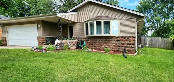 W165N9520 Lexington DRIVE, Menomonee Falls, WI 53051