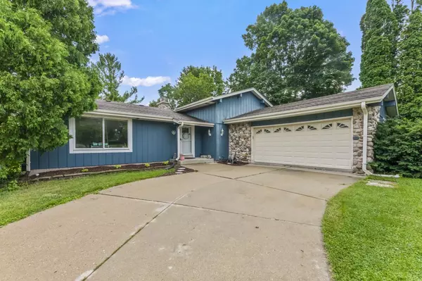 2115 Grayfox COURT, Waukesha, WI 53188