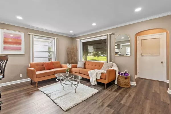 Saint Francis, WI 53235,3700 S Rutland AVENUE