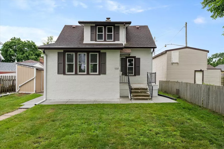 1721 E Saint Francis AVENUE, Saint Francis, WI 53235