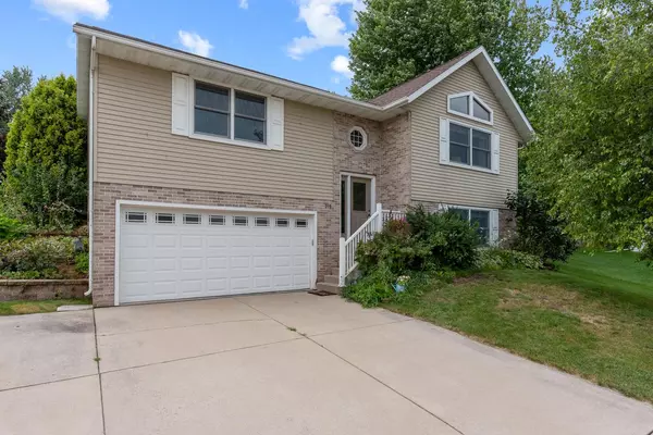 215 Kerri Anne COURT, Hartford, WI 53027