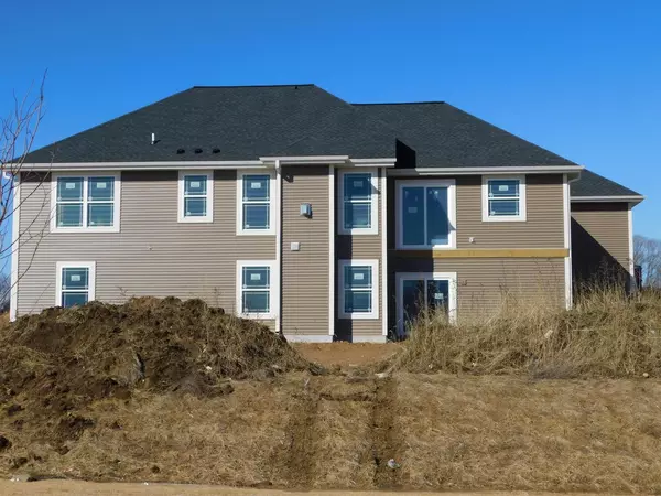 Grafton, WI 53024,716 Hummingbird COURT