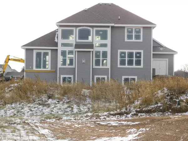 Grafton, WI 53024,692 Hummingbird COURT