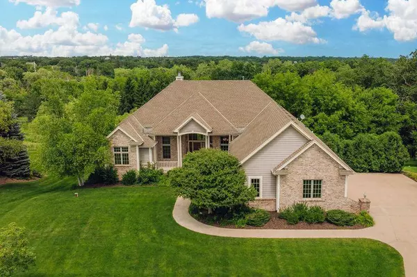 W291N4300 Prairie Wind CIRCLE N, Pewaukee, WI 53072