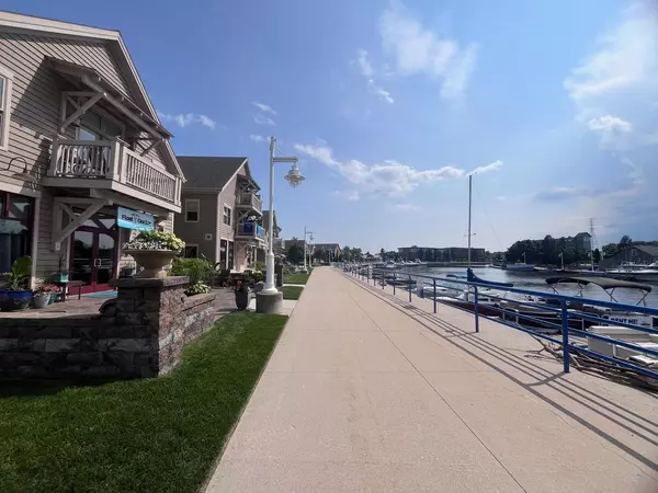 Sheboygan, WI 53081,650 S Pier DRIVE #2