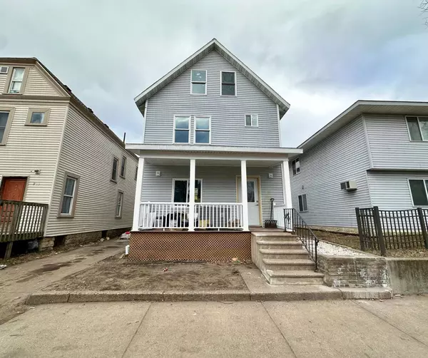 909 Vine STREET, La Crosse, WI 54601