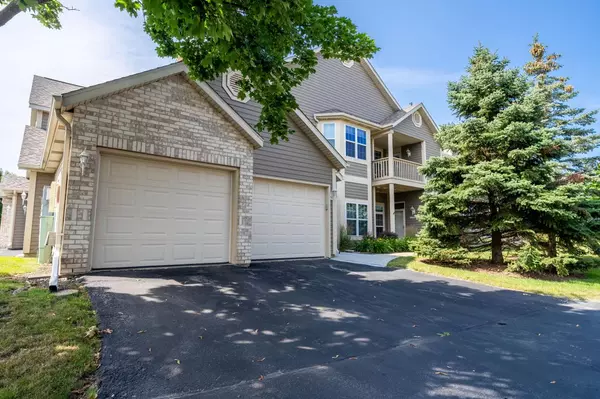 W159N4870 Graysland DRIVE #21, Menomonee Falls, WI 53051