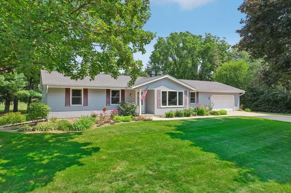 N56W35918 Lisbon ROAD,  Oconomowoc,  WI 53066