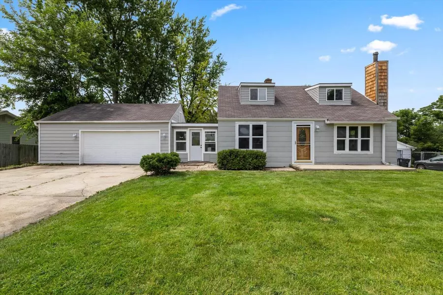 W271N2611 Pear Tree LANE, Pewaukee, WI 53072