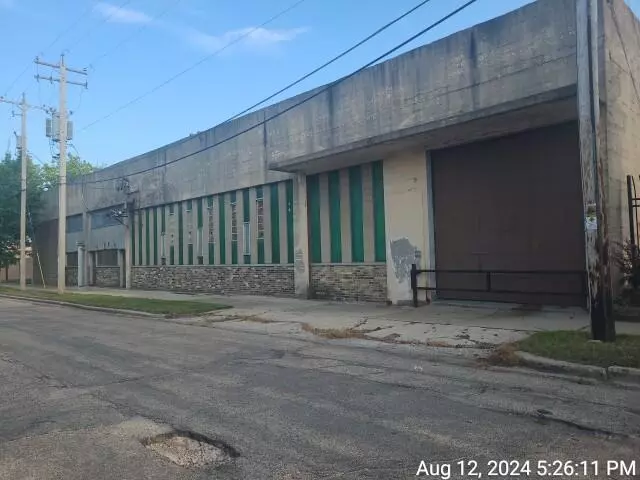 3851 N Hubbard STREET, Milwaukee, WI 53212