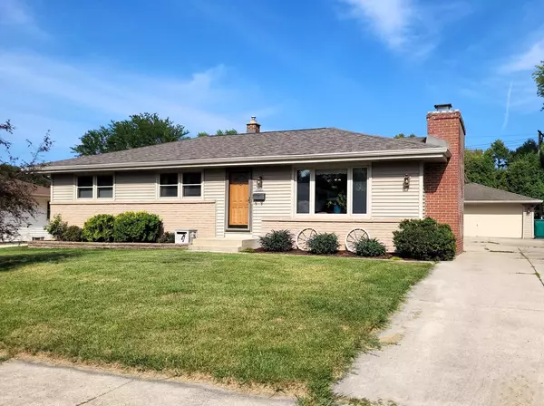 W172N9322 Shady LANE, Menomonee Falls, WI 53051