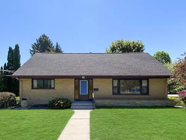 1723 Washington AVENUE, Sheboygan, WI 53081