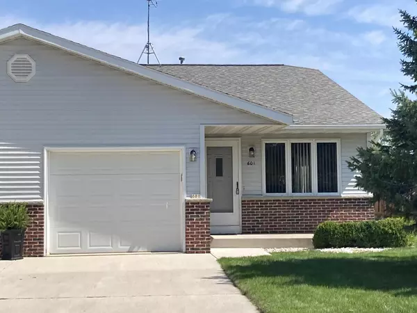 601 Dutch COURT, Oostburg, WI 53070