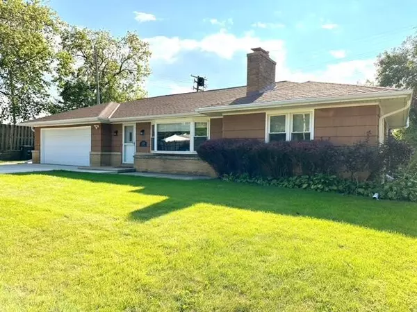 3139 N Knoll BOULEVARD, Wauwatosa, WI 53222