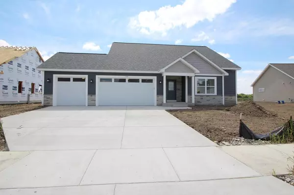 1572 Switchgrass STREET, Oconomowoc, WI 53066