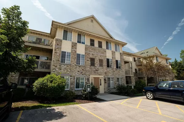 530 Windstone DRIVE #212, Hartland, WI 53029