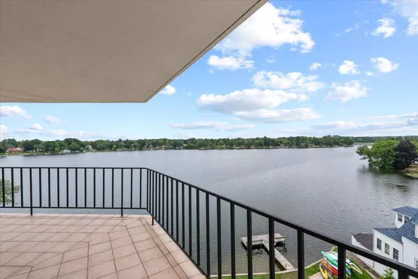 333 N Lake ROAD #605, Oconomowoc, WI 53066