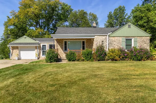 5057 S 40th STREET, Greenfield, WI 53221