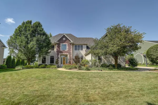 N54W17640 Walnut Way DRIVE, Menomonee Falls, WI 53051