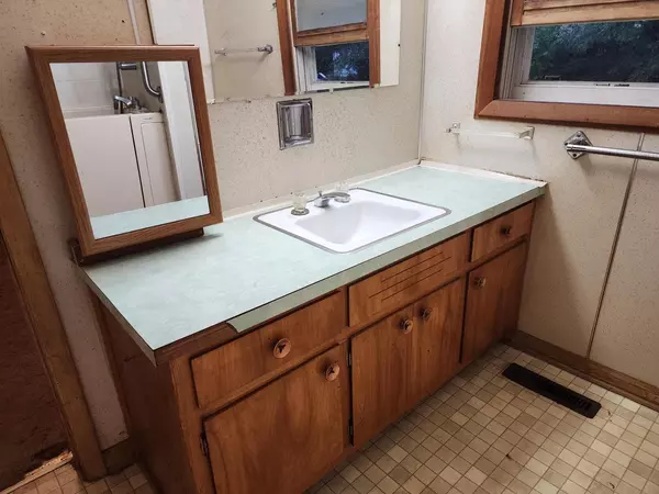 Necedah, WI 54646,701 1st STREET W