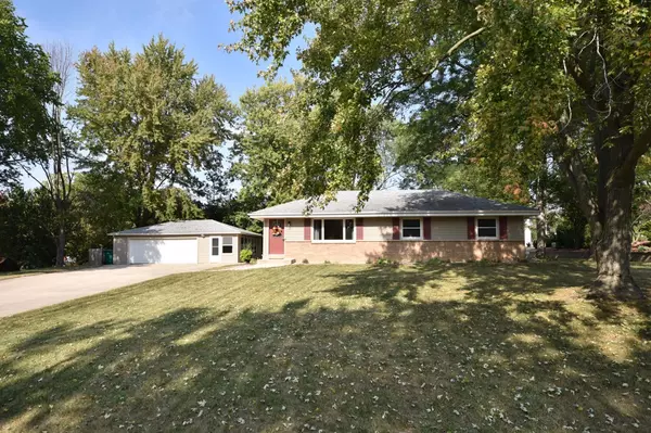 W143N5512 Van Buren DRIVE, Menomonee Falls, WI 53051