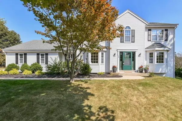 1440 Stonefield COURT, Waukesha, WI 53186