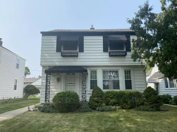 3551 S Taylor AVENUE, Milwaukee, WI 53207