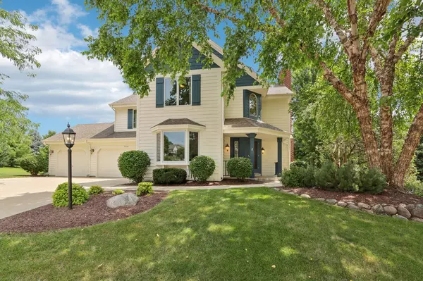 3105 Fox Hill CIRCLE, Waukesha, WI 53189