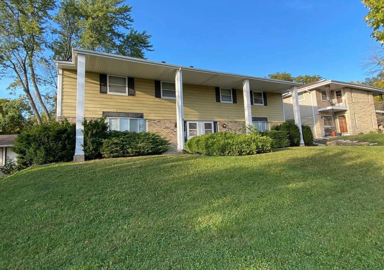 11104 Maple LANE #11106, Wauwatosa, WI 53225