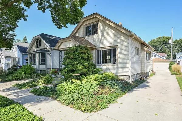 6630 Vista AVENUE, Wauwatosa, WI 53213