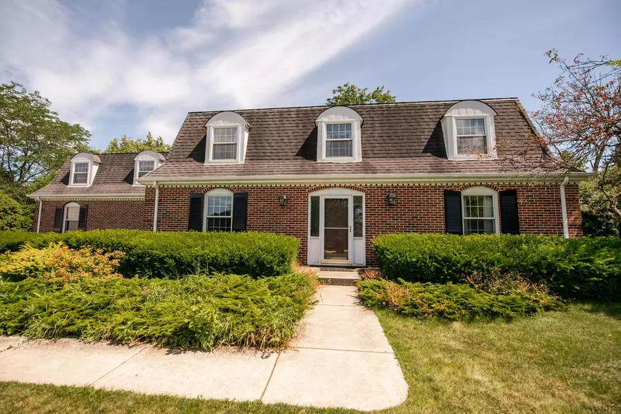 3211 Nobb Hill DRIVE, Mount Pleasant, WI 53406