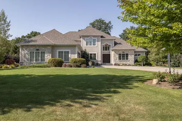 3275 Waterleaf LANE,  Hartland,  WI 53029