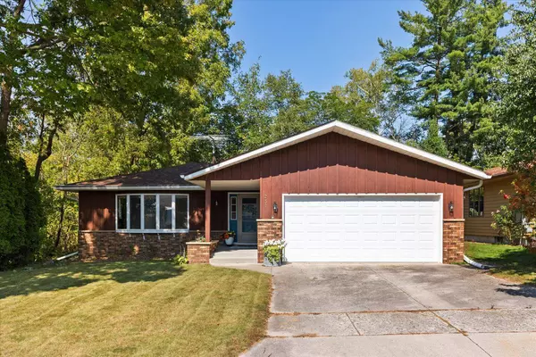 230 Gregory PLACE, Sheboygan Falls, WI 53085