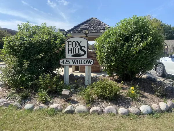 425 W Willow COURT #141, Fox Point, WI 53217