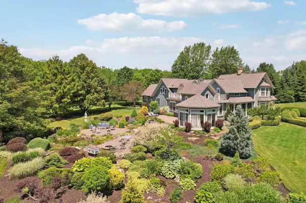 Mequon, WI 53097,12921 N Fox Hollow ROAD