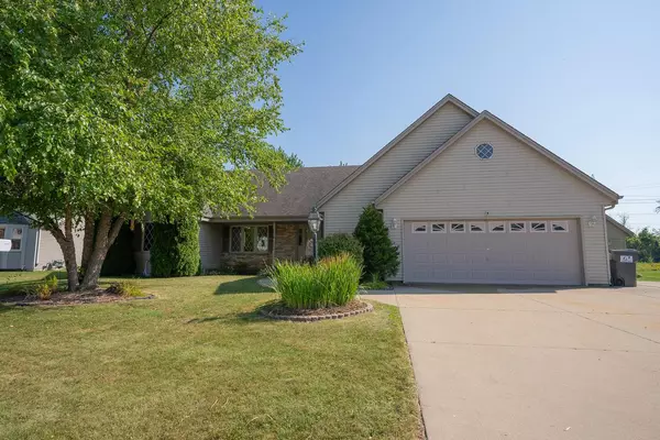 1435 E Parkside DRIVE, Oak Creek, WI 53154