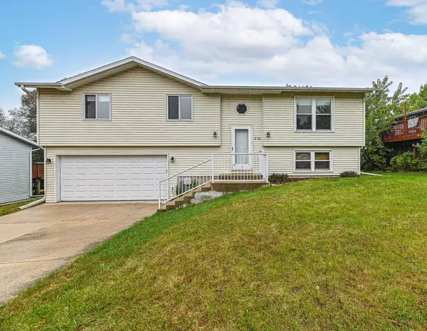 West Bend, WI 53090,820 Squire LANE