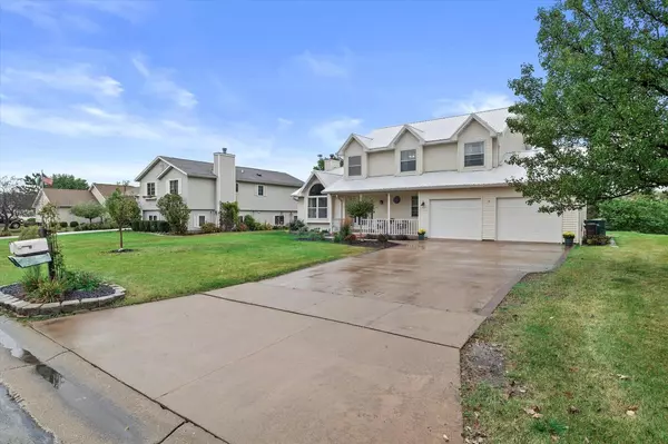 Oak Creek, WI 53154,10380 S Hummingbird LANE