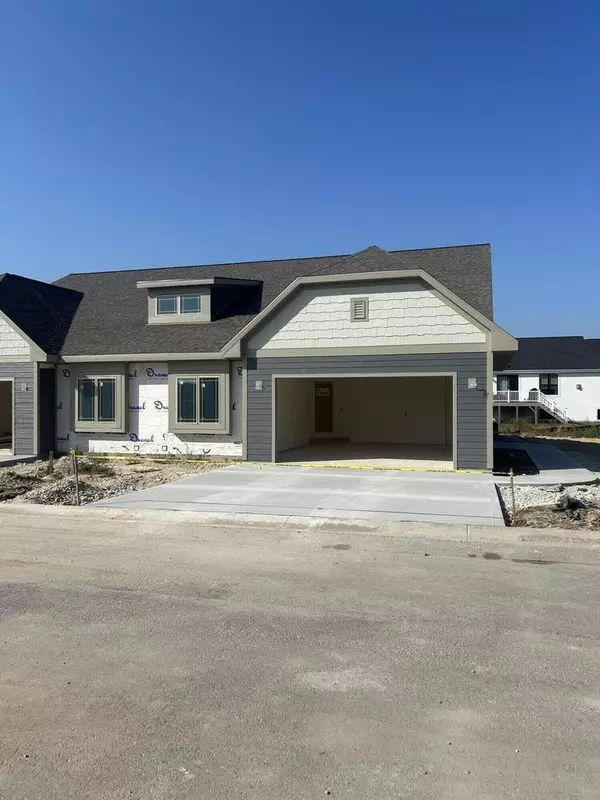 657 Lambert COURT, Slinger, WI 53086