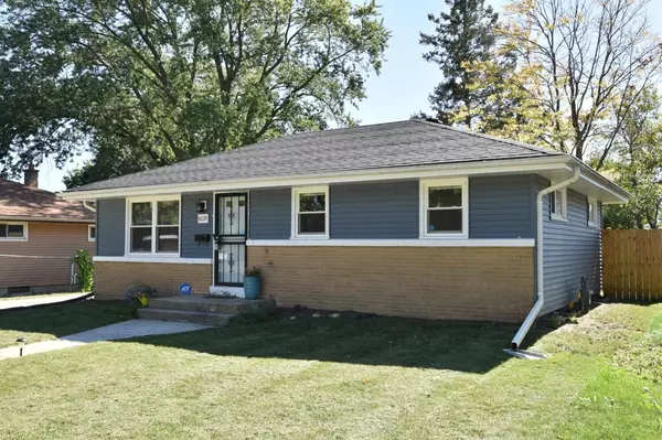 Milwaukee, WI 53225,8639 W Douglas AVENUE