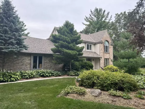 35510 Fareway LANE, Summit, WI 53066