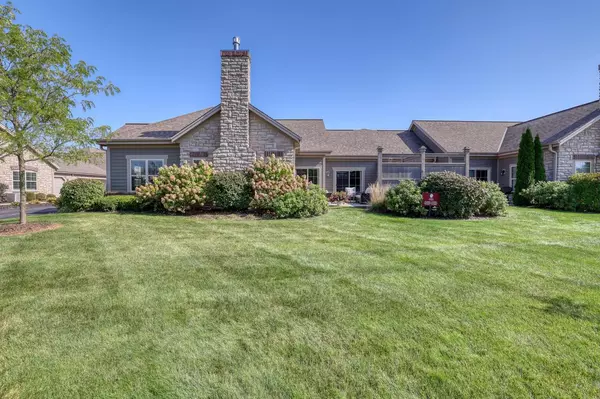 W250N4986 William DRIVE, Pewaukee, WI 53072