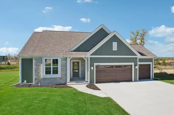 W251N2355 Valleyview CIRCLE, Pewaukee, WI 53072