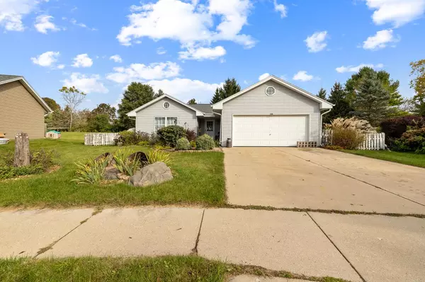 628 Cleveland AVENUE, Hartford, WI 53027