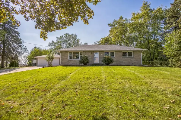 N4W27039 Northview ROAD, Waukesha, WI 53188