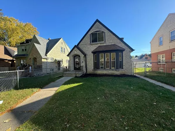 3910 N 42nd STREET, Milwaukee, WI 53216