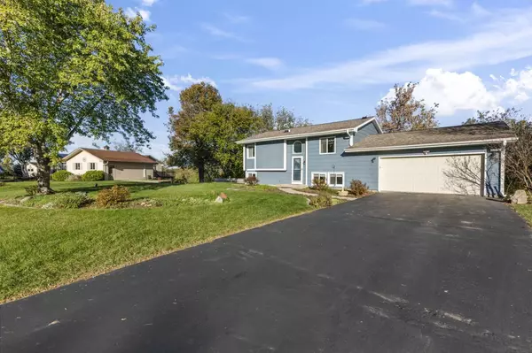 S15W32210 High Meadow CIRCLE, Delafield, WI 53018