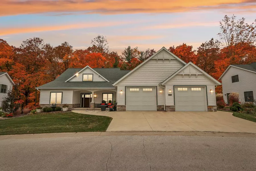 277 Poets COVE, Elkhart Lake, WI 53020