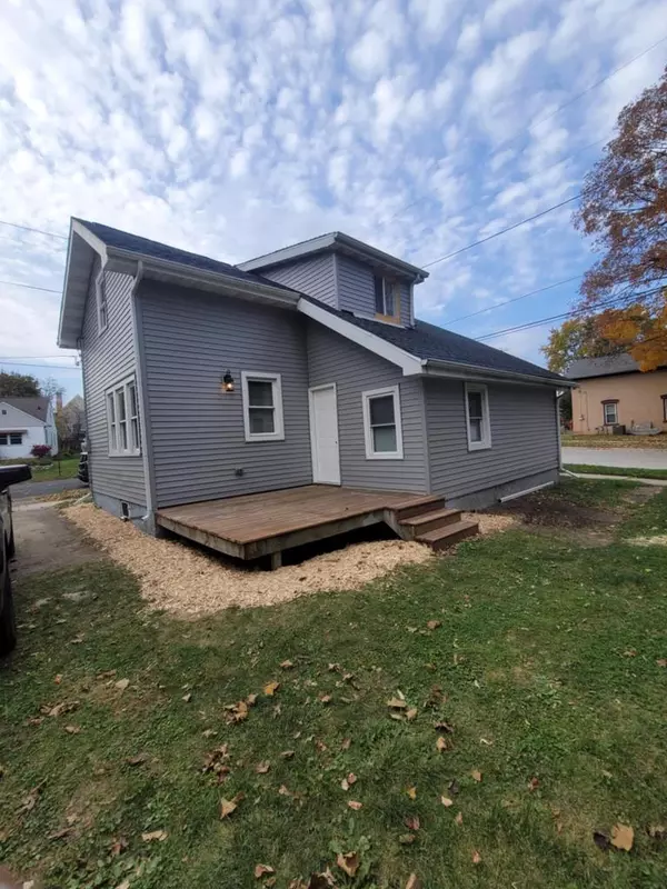 Watertown, WI 53094,215 Dewey AVENUE