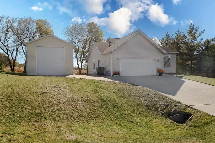 W2417 Julianne STREET, Oconomowoc, WI 53066